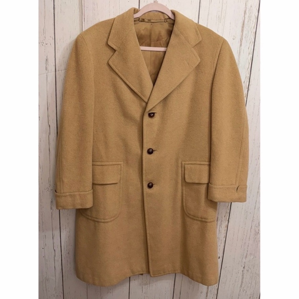 Men's Hickey Freeman Camel Hair Coat
Overcoat-100% cashmere